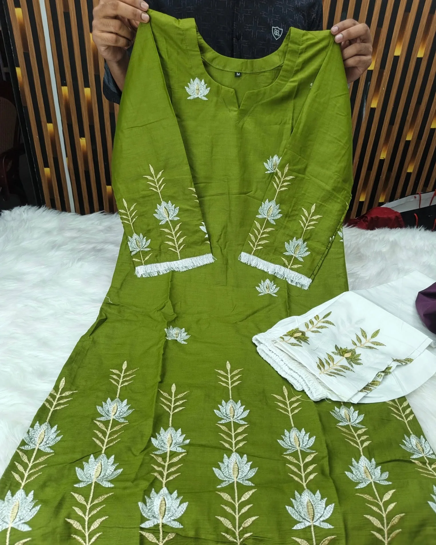 Women's 2Pcs Set Butterfly Cloth image 3