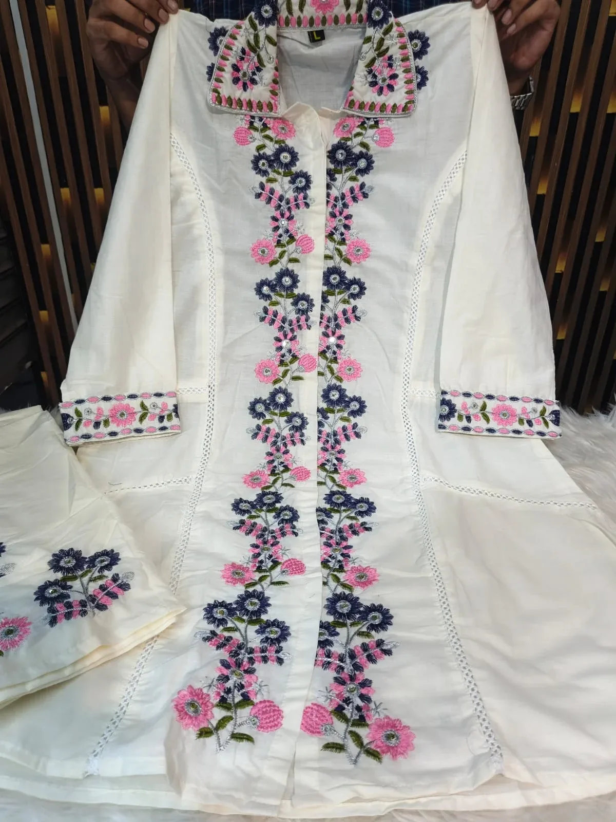 শার্ট কলার ফ্লোরাল এমব্রয়ডারি কটন টু-পিস image 2