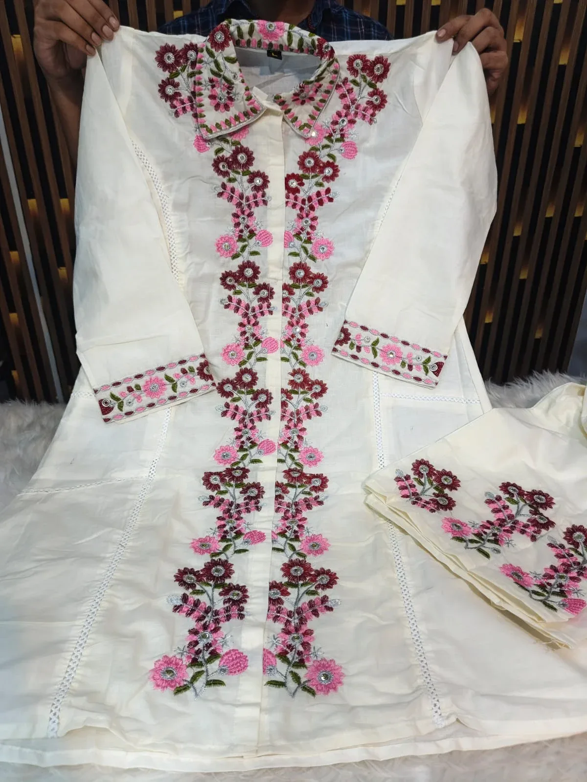 শার্ট কলার ফ্লোরাল এমব্রয়ডারি কটন টু-পিস image 4